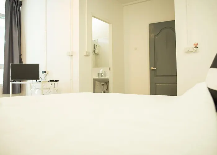 The Rabbit's Hole Hostel Bangkok